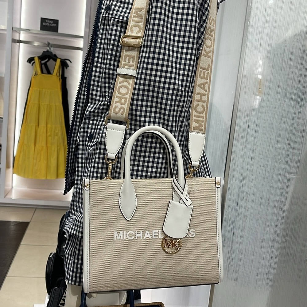 Michael Kors Mirella Small Shopper Top Zip Logo Crossbody XBODY
Optic White
NW - Picture 12 of 16